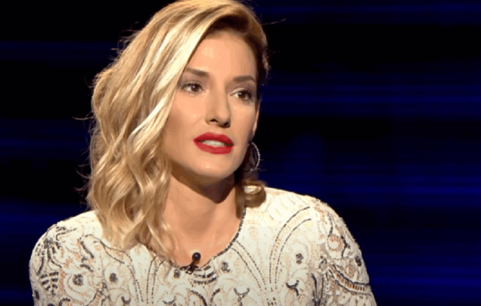 DONETA JE KONAČNA ODLUKA: Ona će zauzeti mesto Jovane Joksimović, OVO JE <span style='color:red;'><b>NOVA VODITELJKA</b></span> JUTARNJEG PROGRAMA NA PRVOJ! (FOTO) 